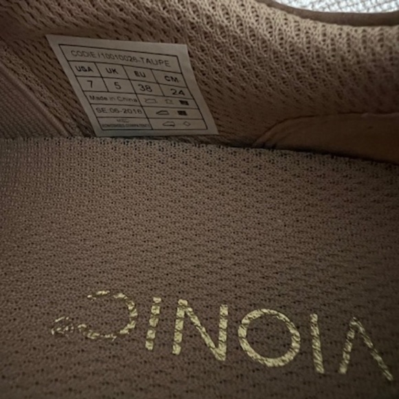 Vionic Codie Sneaker -  Taupe Sz 7 - Picture 3 of 5